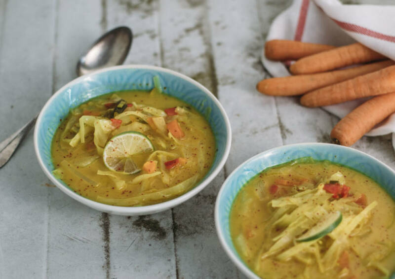 Sopa de col asiática