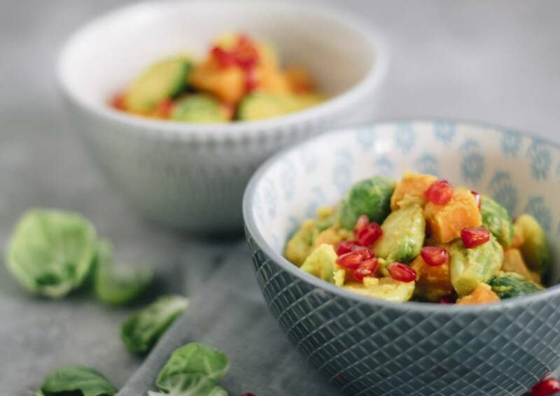 Curry con batatas y coles de Bruselas