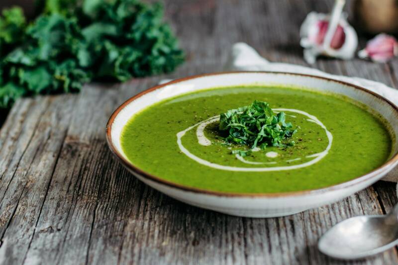 Sopa de col rizada