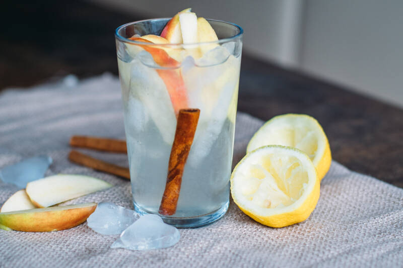 Agua Infundida Manzana Canela