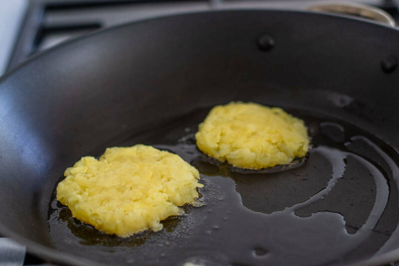 Tortitas de patata en sartén