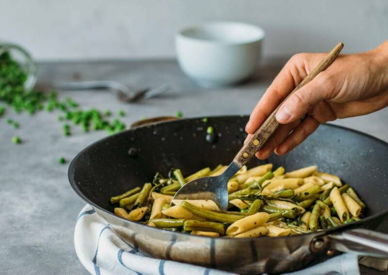 Penne con frijoles y guisantes