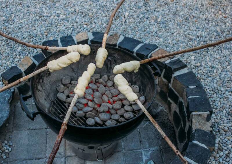Pon el pan sobre el fuego