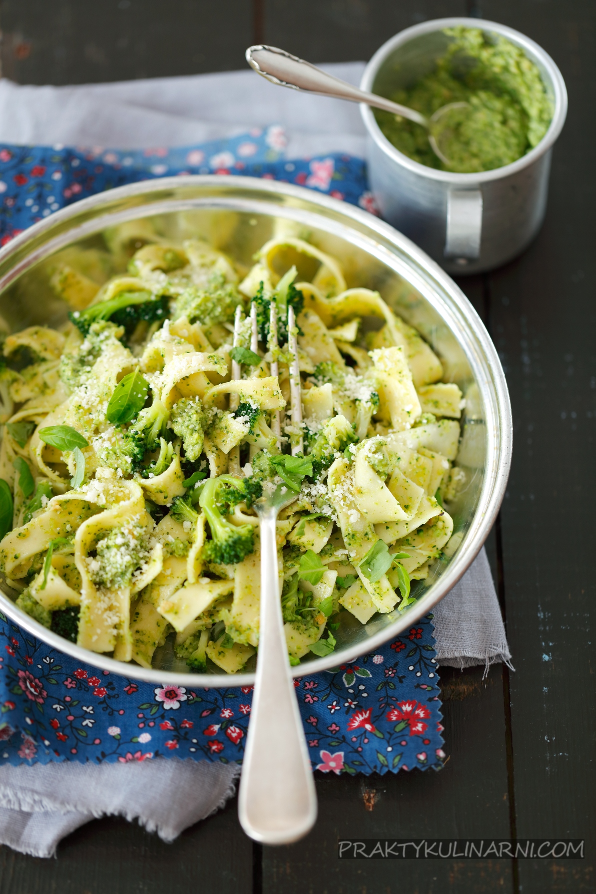 Pasta con pesto de brócoli Pasta con pesto de brócoli