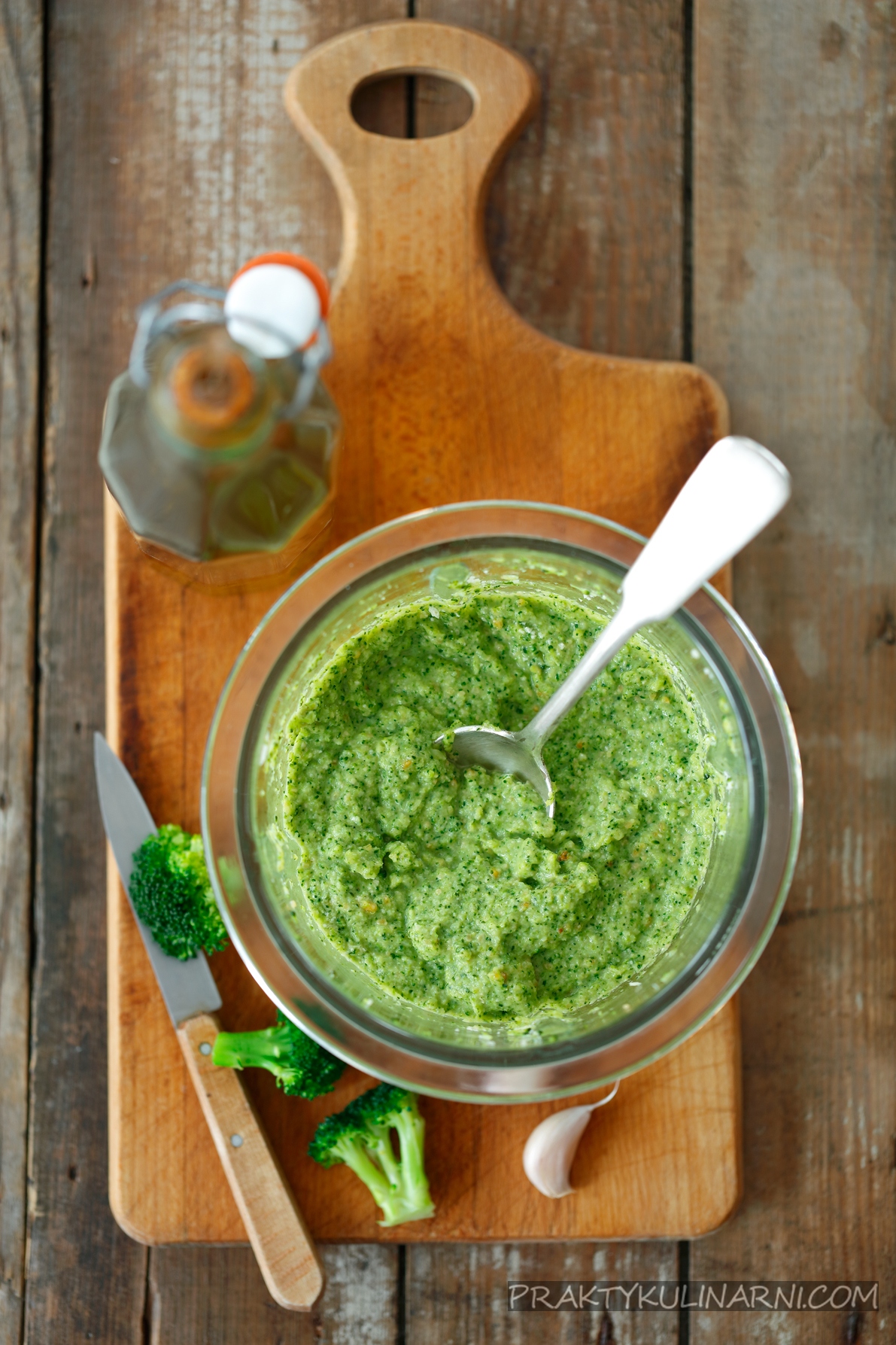 Pasta con pesto de brócoli y pesto con brócoli