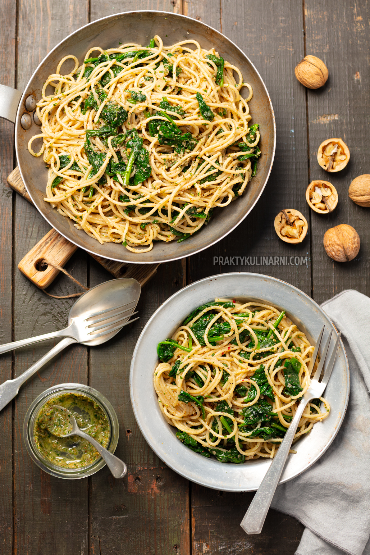Espaguetis con pesto de maní Espaguetis con pesto de maní