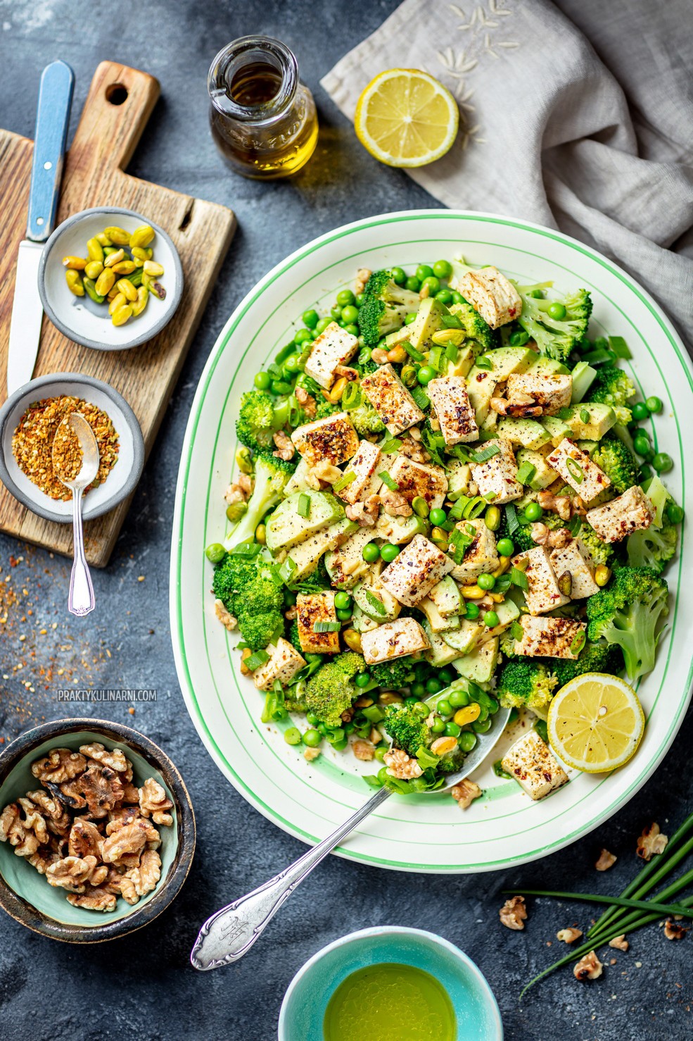 Ensalada de brócoli y aguacate con tofu al horno Ensalada de brócoli y aguacate con tofu al horno, ensalada de brócoli con tofu