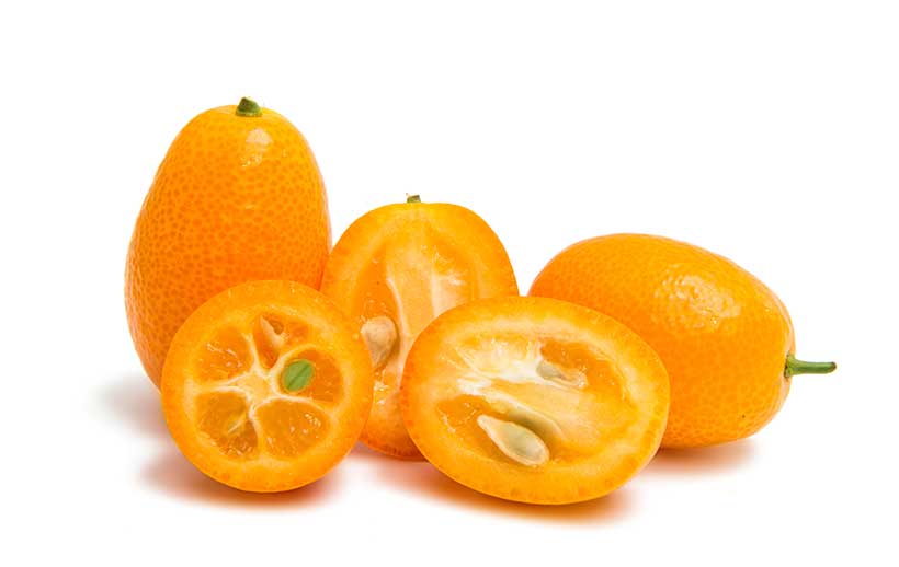 Algunas piezas enteras y medias piezas de Kumquat.