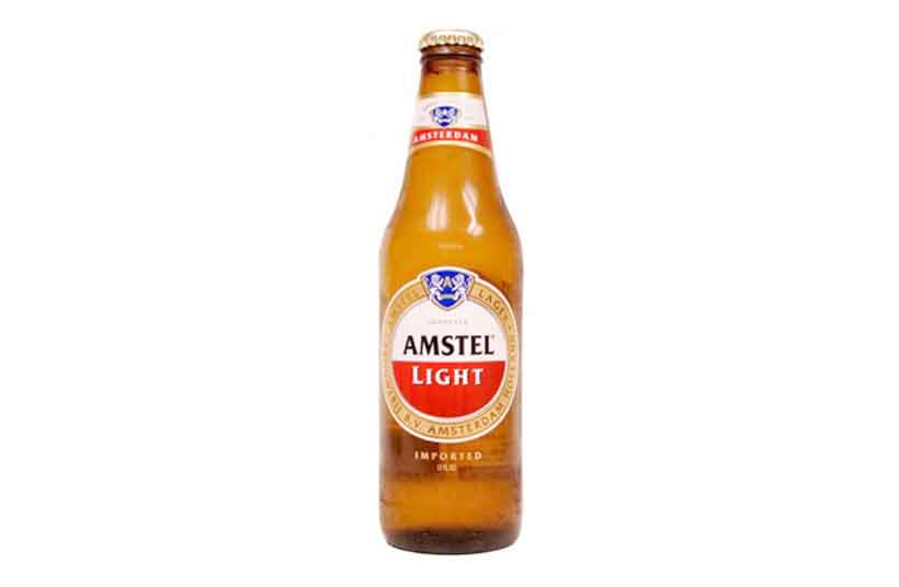 Amstel Light: Cerveza Importada de Holanda. Botella de cerveza importada Amstel Lager.
