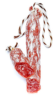 Embutidos Tradicionales De Salami Fermentado En Tripa.