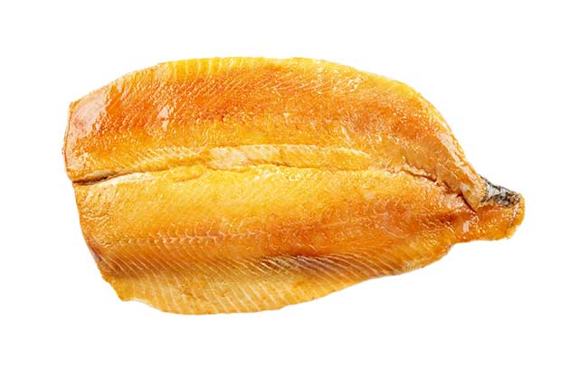 Filete De Kipper Ahumado Sobre Fondo Blanco.