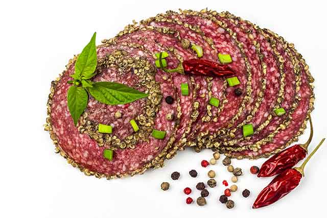 Chips de carne de salami italiano.