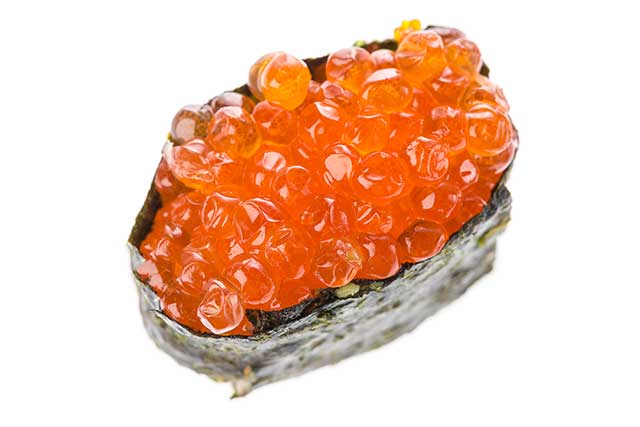 Huevas De Salmón Envueltas En Hoja De Nori - Sushi.