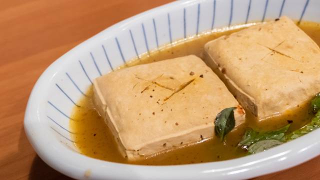 Tofu indonesio apestoso.