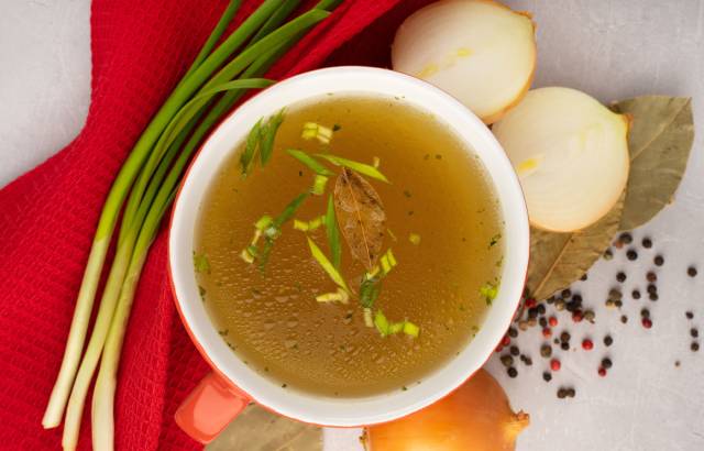 Taza de Sopa de Caldo de Hueso.