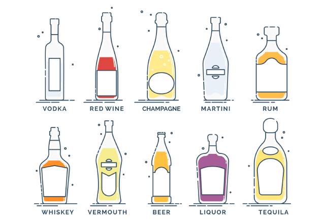 Diferentes tipos de bebidas alcohólicas embotelladas: vodka, vino tinto, champán, martini, etc.
